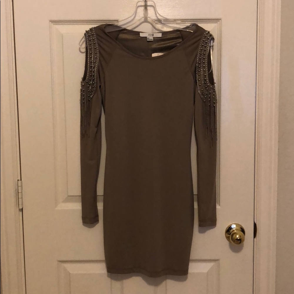 Detailed Long Sleeve Dress